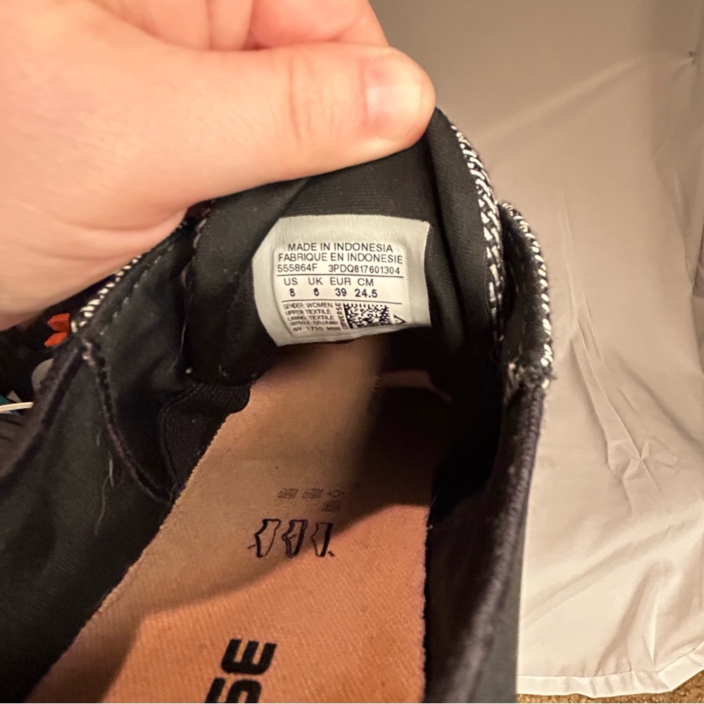Converse - Picture 6 of 7